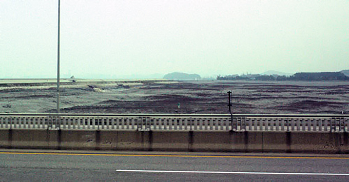Reclamation wall